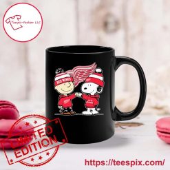 Alternative view of NHL Detroit Red Wings Charlie Brown Fist Bump Snoopy Black Ceramic Mug